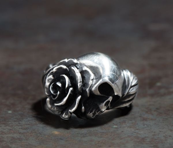 ring skull + rose