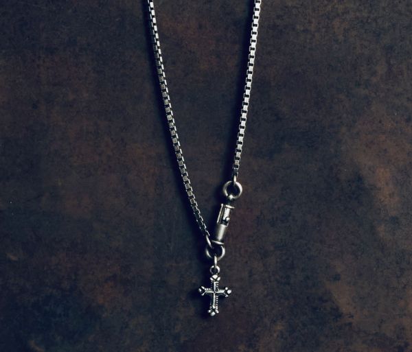 necklace symbol cross