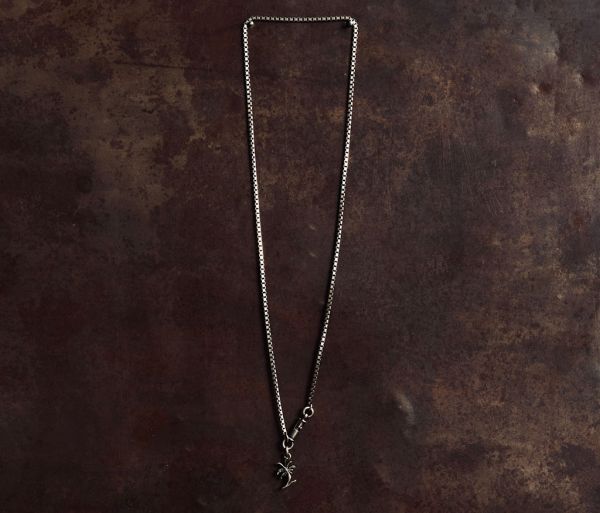necklace symbol palm
